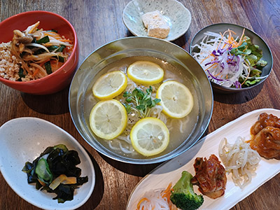 かしき屋特製「薫風塩レモン冷麺昼膳」
